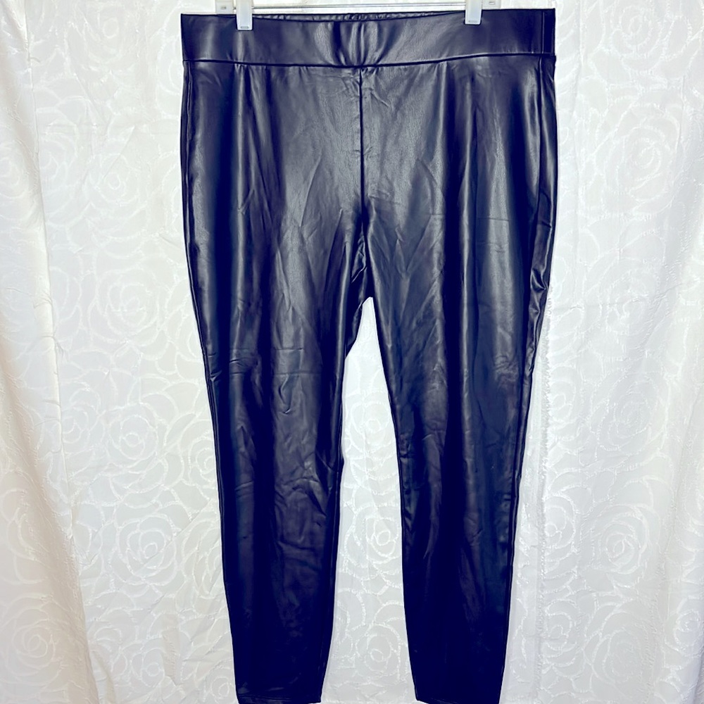 ANN TAYLOR black imitation leather pants. Size XL.